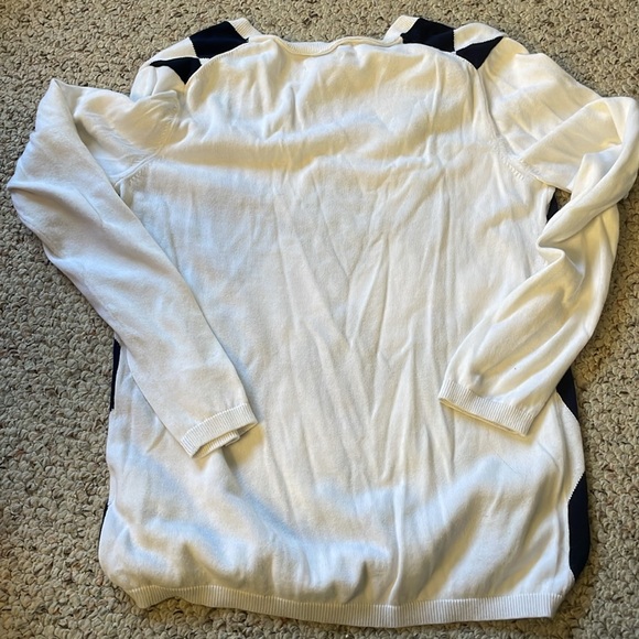 Top - Picture 4 of 5